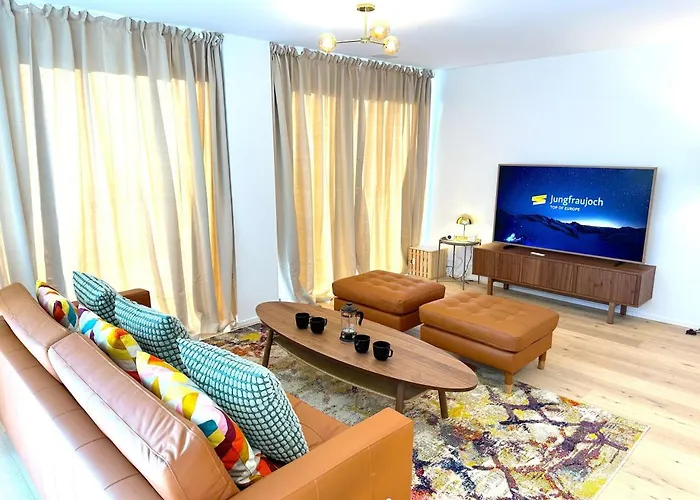 Swisshut Modern 5min West Station - Apart. Rugen 2 * 因特拉肯