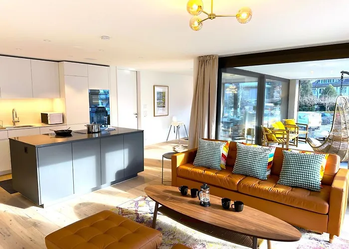 Swisshut Modern 5min West Station - Apart. Rugen 2 因特拉肯